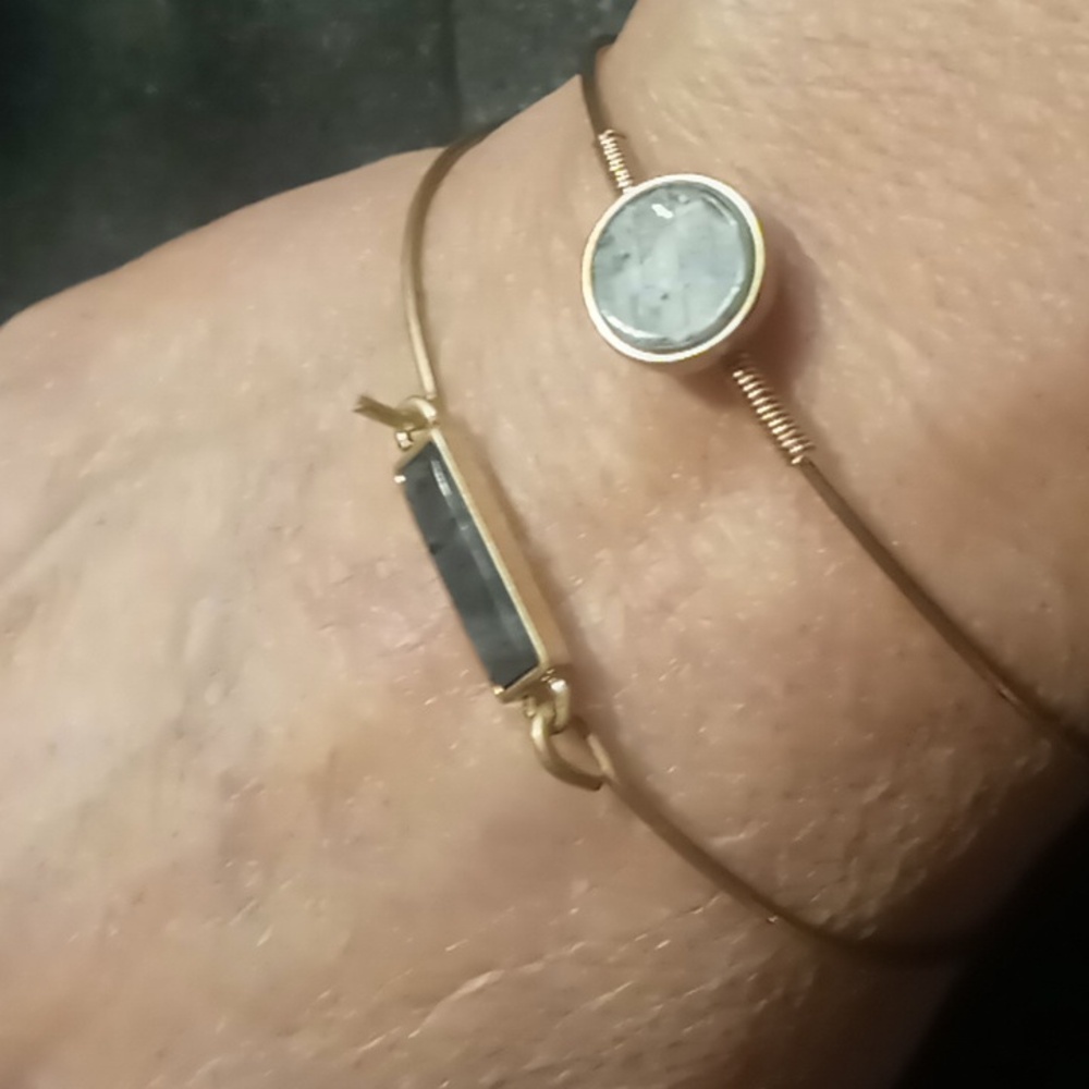 labradorite natural stone bar & dot bracelet in gold wash a satin finish.